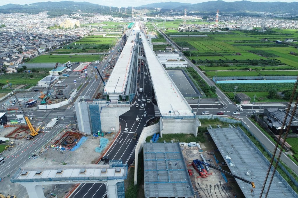 寺田拡幅上り線西工区舗装他工事